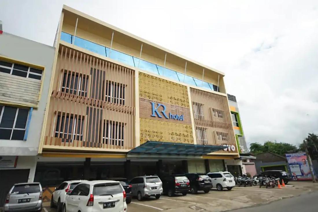 Twospaces Living At Kr Hotel Palembang Exterior foto
